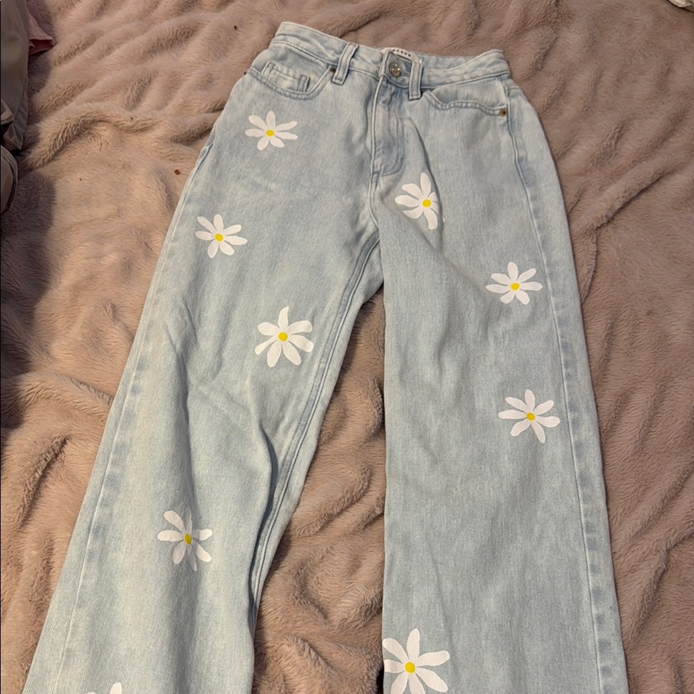 Pacsun light blue daisy boyfriend jeans